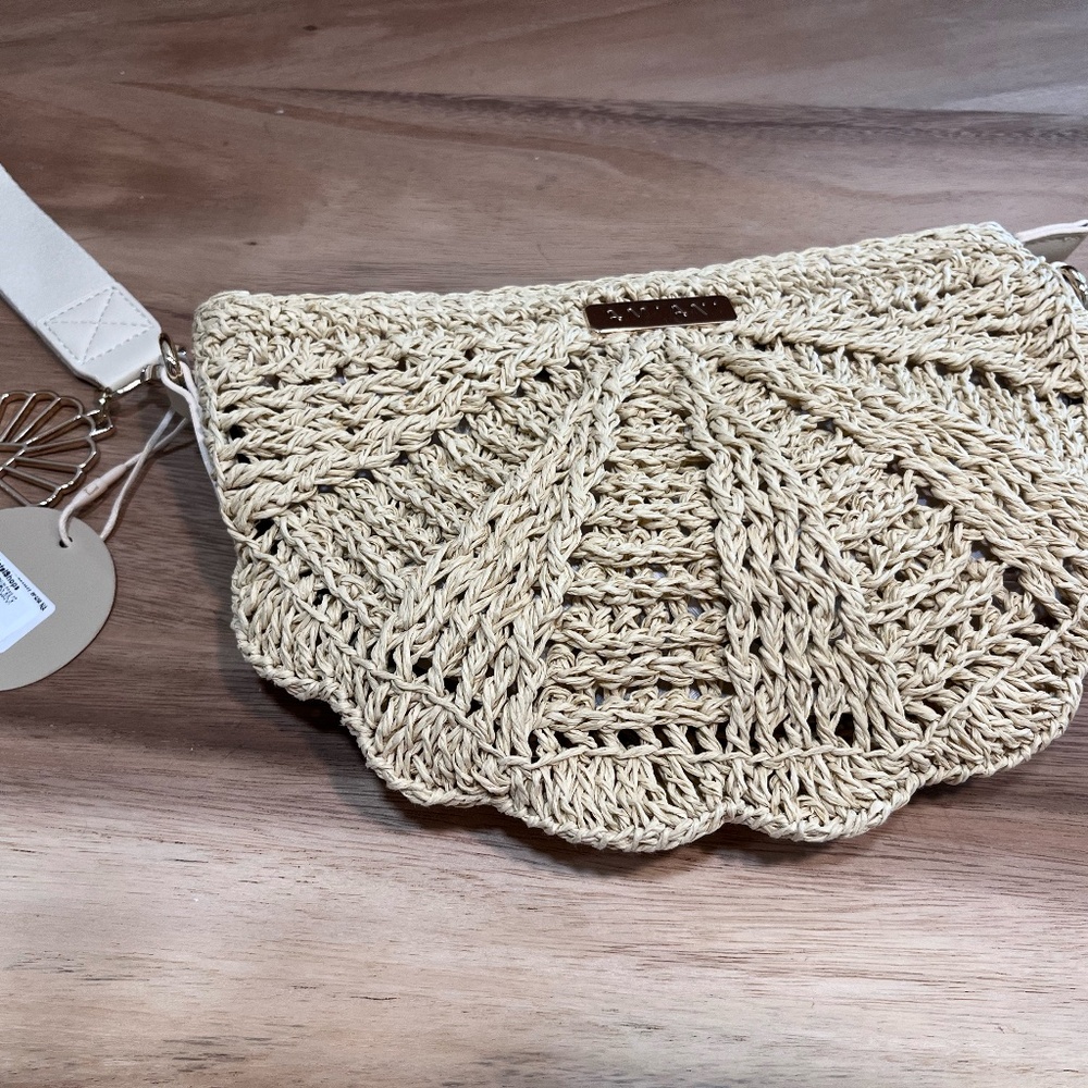 NWT AMIANI clutch seashell bag